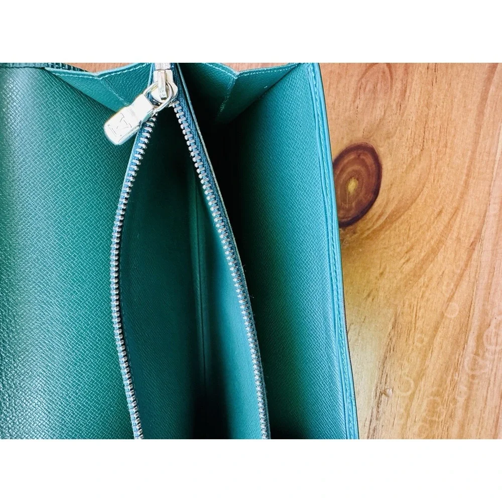 LOUIS VUITTON‎ Long Wallet Epi Porneo Green Women's Inner Zipper Pre-owned